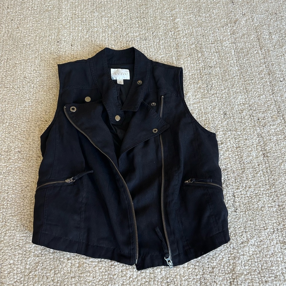 Decree Black Vest